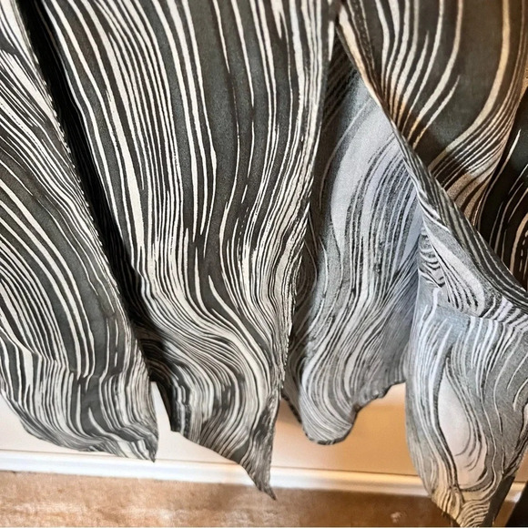 Swirl Print Midi Dress - Picture 9 of 10